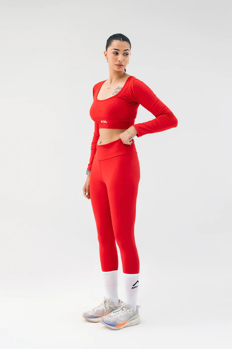 Confidently take on your next workout in this bold and supportive plus-size seamless workout set