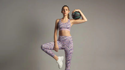 Confidently take on your next workout in this bold and supportive plus-size seamless workout set