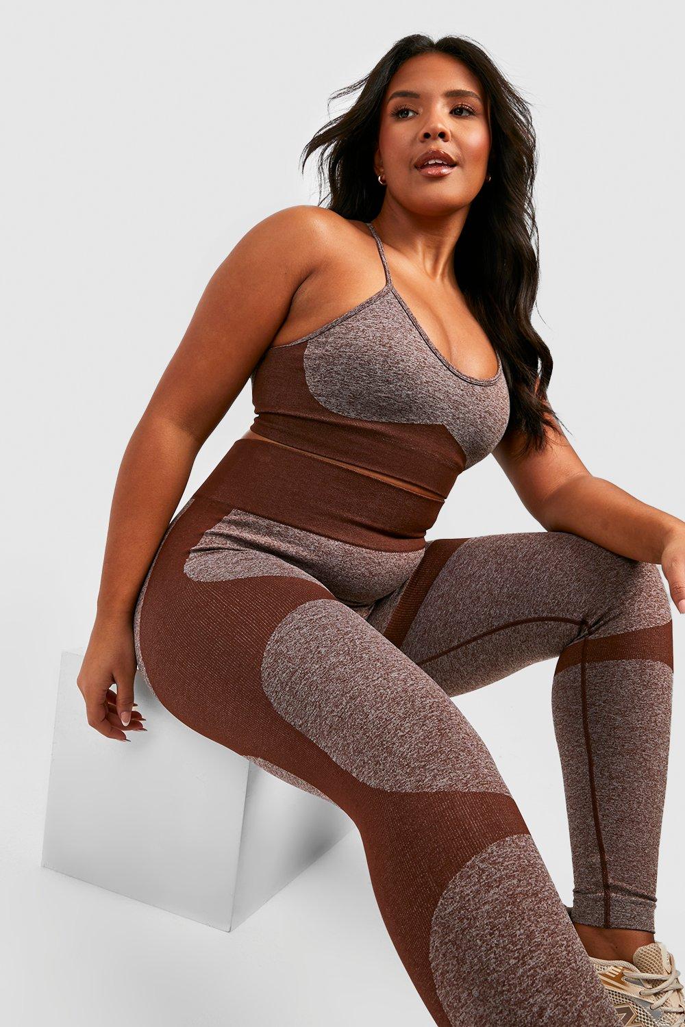 Confidently take on your next workout in this bold and supportive plus-size seamless workout set
